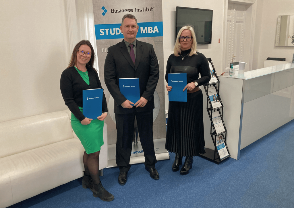 obhajoby 5 | Noví absolventi MBA a DBA: Gratulujeme k excelentným obhajobám
