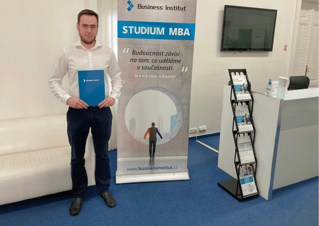 obhajoby 6 | Noví absolventi MBA a DBA: Gratulujeme k excelentným obhajobám